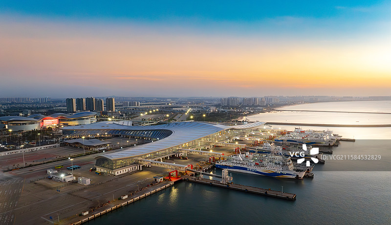 新海港晚霞时刻图片素材