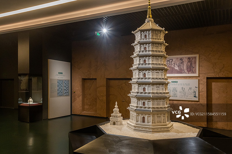 内蒙古博物院万部华严经塔模型万部华严经塔俗称白塔建于辽圣宗时期1044-1064年图片素材