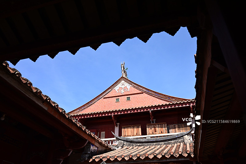 泉州开元寺的燕尾脊、剪瓷雕、东西塔图片素材