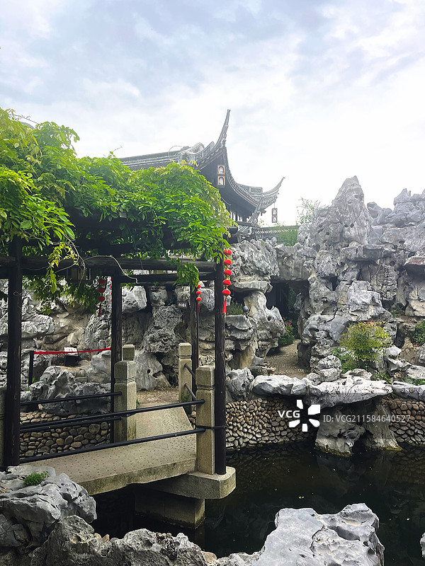 中式园林假山亭阁景致图片素材