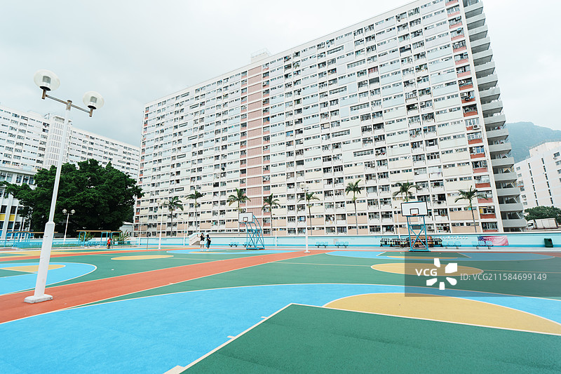 香港的彩虹邨（cūn），它是香港最早期兴建的公共屋邨之一 。彩虹邨以色彩缤纷的建筑外观闻名，成为了网图片素材