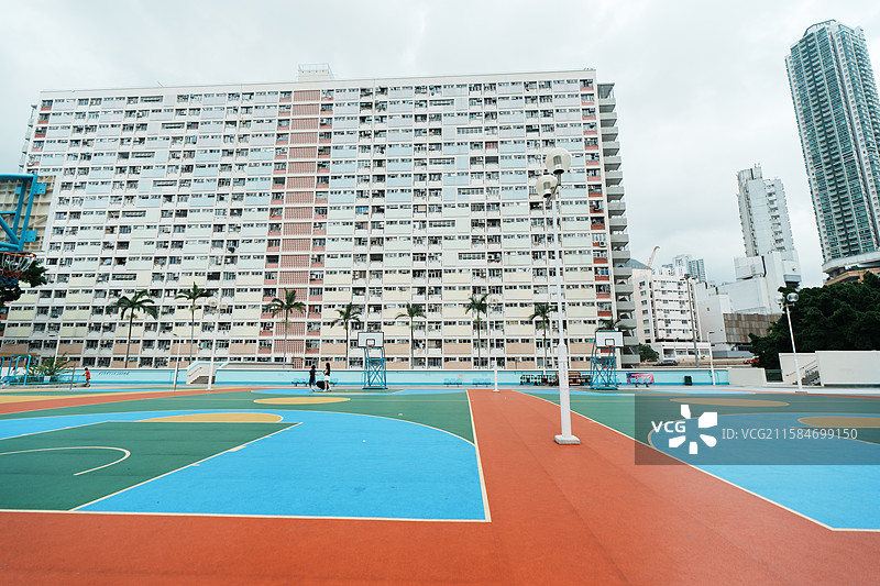 香港的彩虹邨（cūn），它是香港最早期兴建的公共屋邨之一 。彩虹邨以色彩缤纷的建筑外观闻名，成为了网图片素材