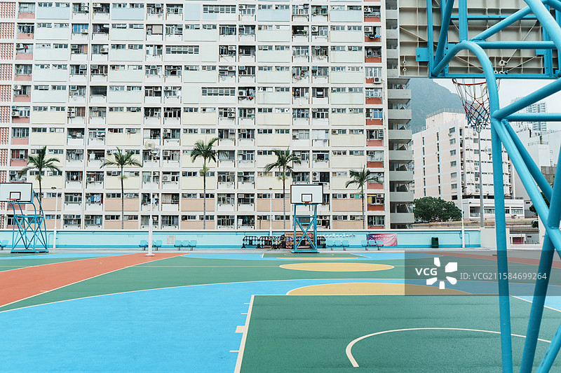 香港的彩虹邨（cūn），它是香港最早期兴建的公共屋邨之一 。彩虹邨以色彩缤纷的建筑外观闻名，成为了网图片素材