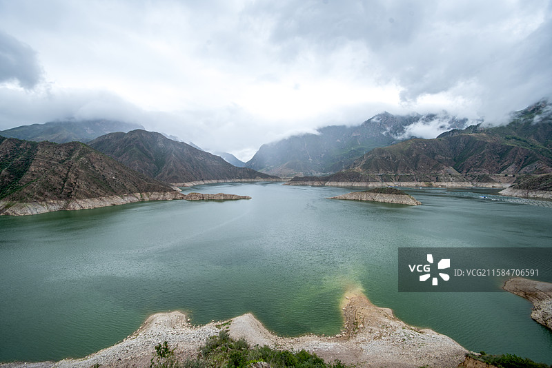 甘肃引洮工程——九甸峡水库在甘南卓尼县境内的风光图片素材