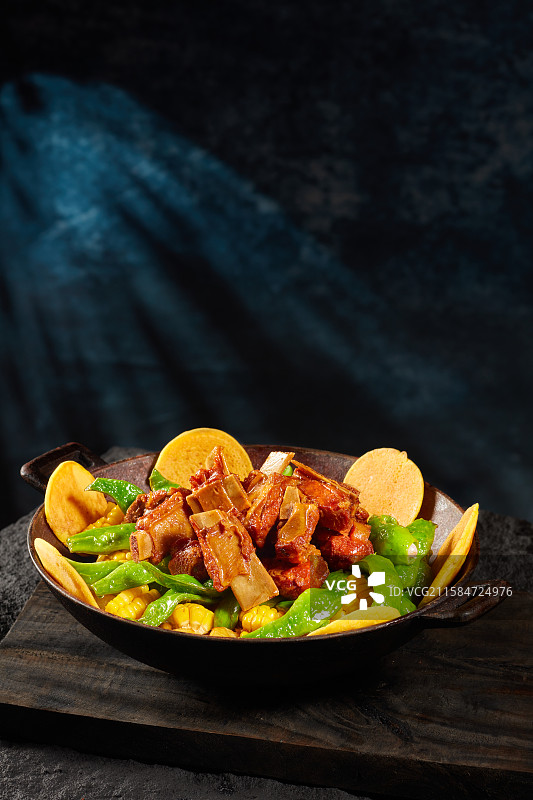 铁锅炖排骨图片素材