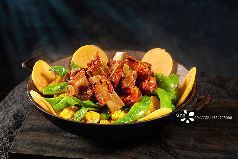 铁锅炖排骨图片素材