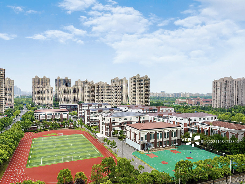学区房与配套的学校图片素材