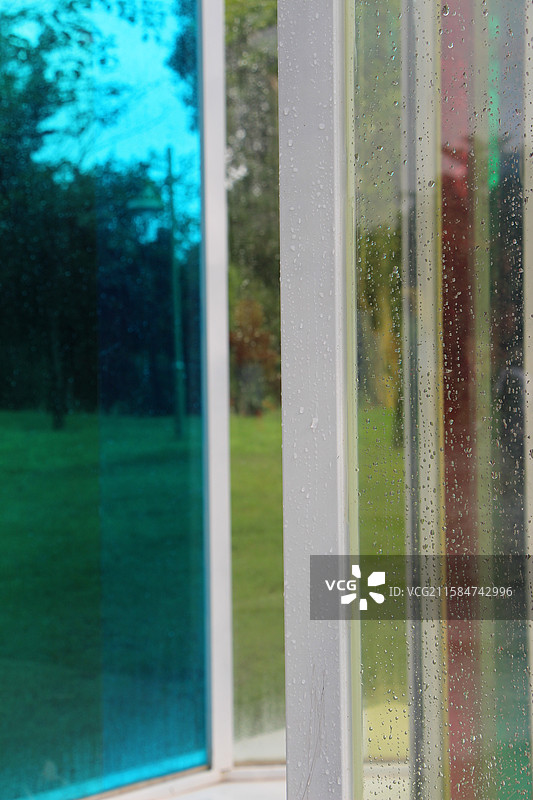 听雨落下的声音图片素材