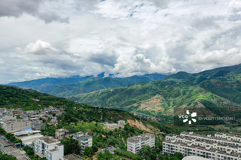 云南红河县高山城市风光航拍图片素材