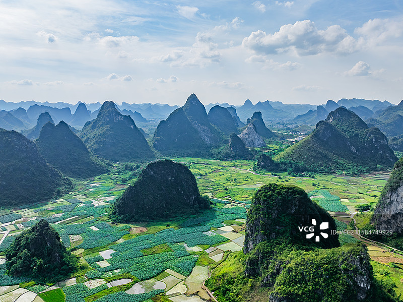 广西柳州柳江区百朋喀斯特地貌田园航拍视角风光图片素材