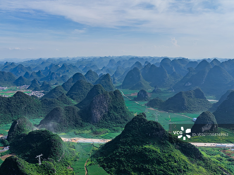 广西柳州柳江区百朋喀斯特地貌田园航拍视角风光图片素材