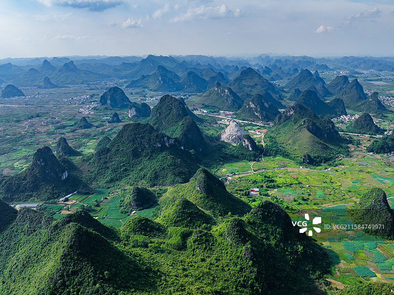 广西柳州柳江区百朋喀斯特地貌田园航拍视角风光图片素材