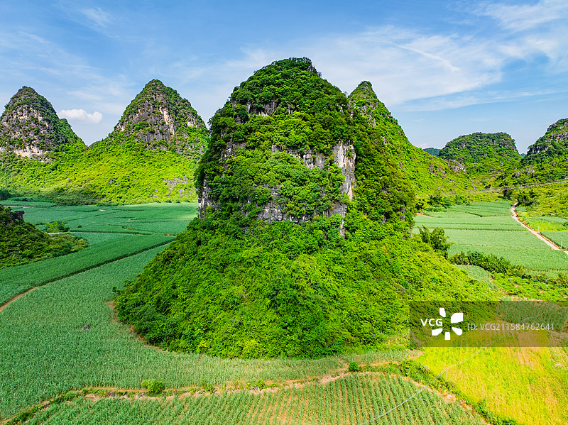 广西柳州市柳江区喀斯特地貌航拍视角田园风光图片素材