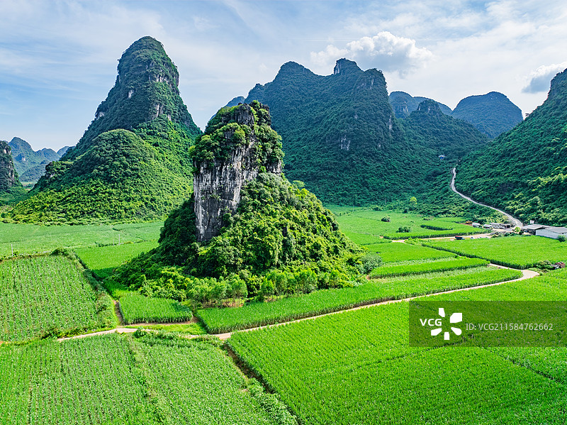 广西柳州市柳江区喀斯特地貌航拍视角田园风光图片素材