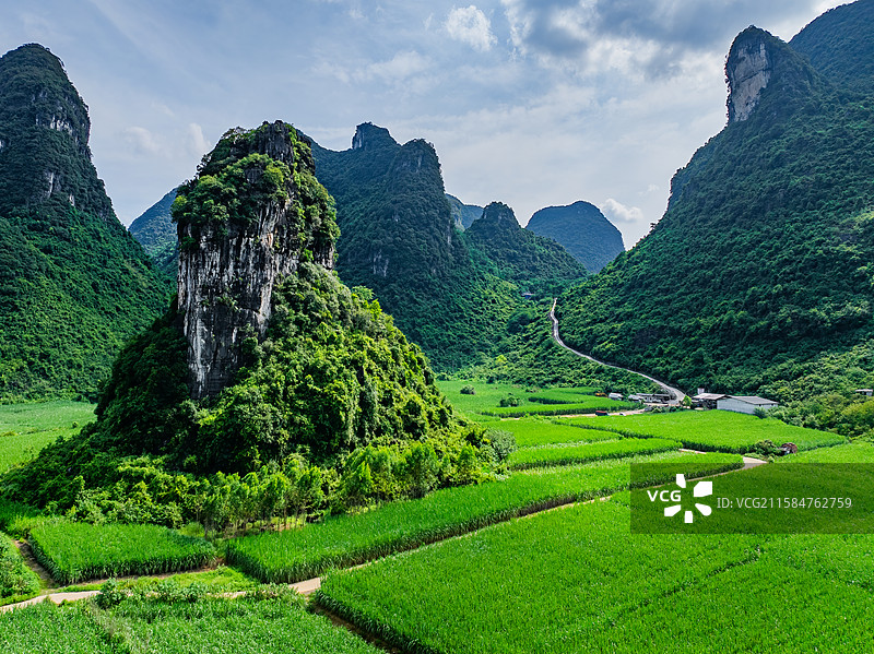 广西柳州市柳江区喀斯特地貌航拍视角田园风光图片素材