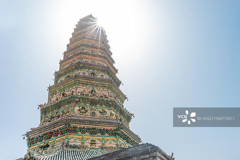 中国山西临汾洪洞县广胜寺旅游景区，广胜禅院和唐僧扫塔飞虹塔，世界最高多彩琉璃塔，户外白昼无人图像摄影图片素材