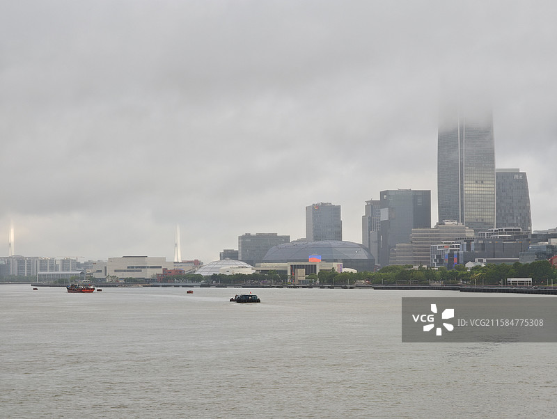 云雾中的上海徐汇滨江西岸梦中心、西岸传媒港图片素材