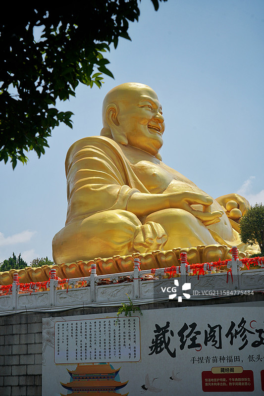 锦屏山弥勒佛景区的弥勒大佛和佛手图片素材