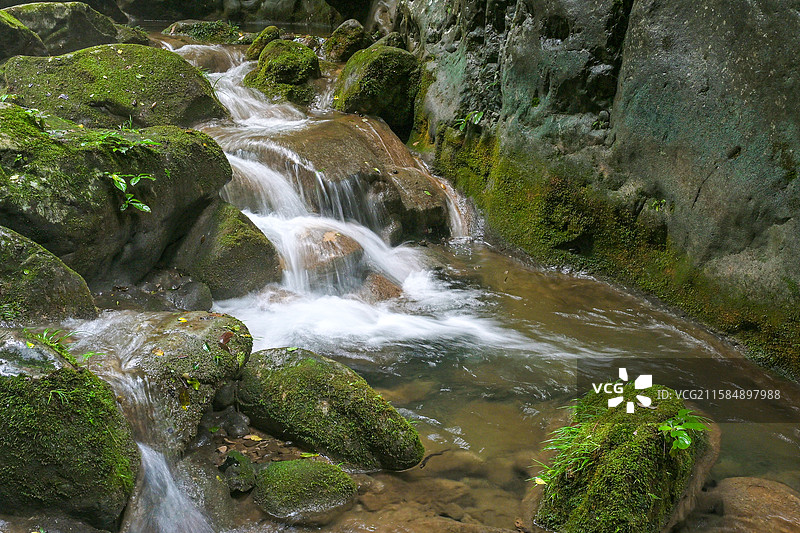 湖北南漳县翡翠峡山涧瀑布峡谷自然景观图片素材