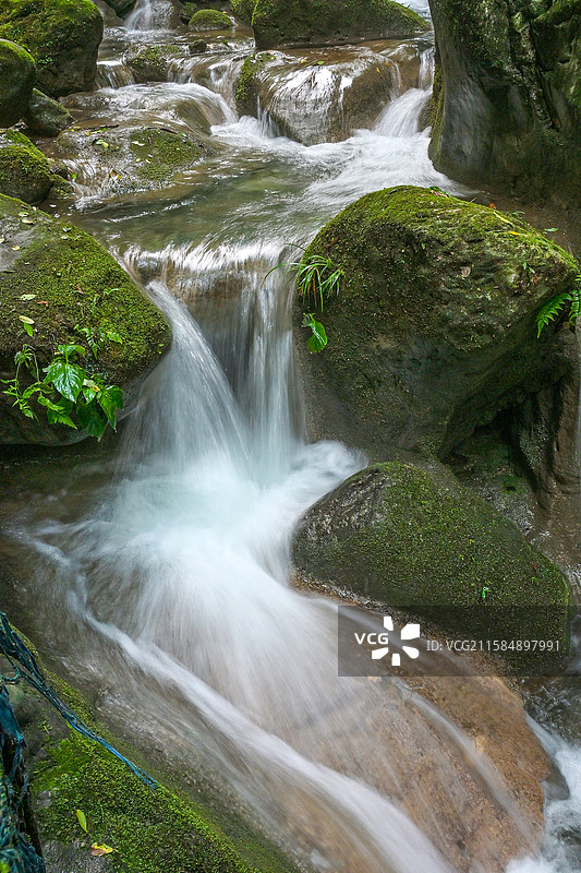 湖北南漳县翡翠峡山涧瀑布峡谷自然景观图片素材
