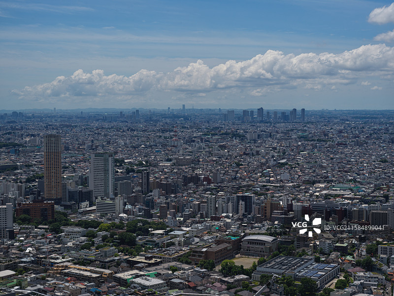 俯瞰东京都市圈高密度建筑群摩天大楼城市天际线图片素材