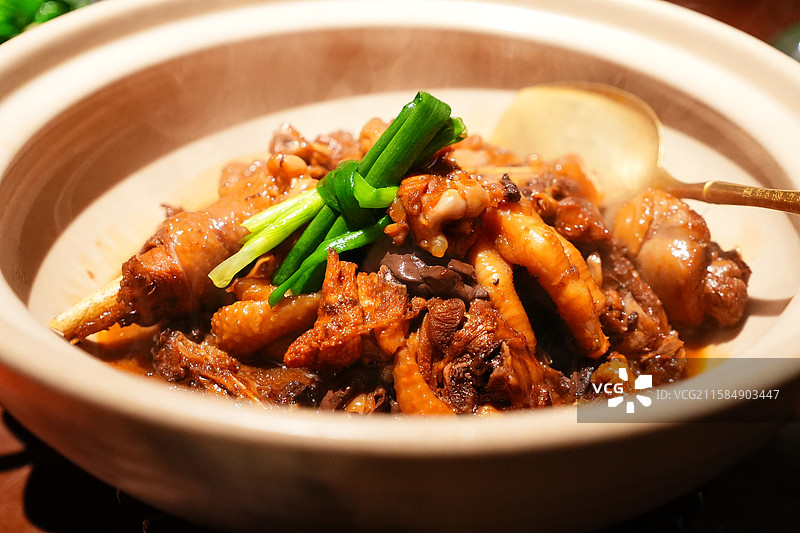 特色广东菜粤菜特写砂锅焖鸡图片素材