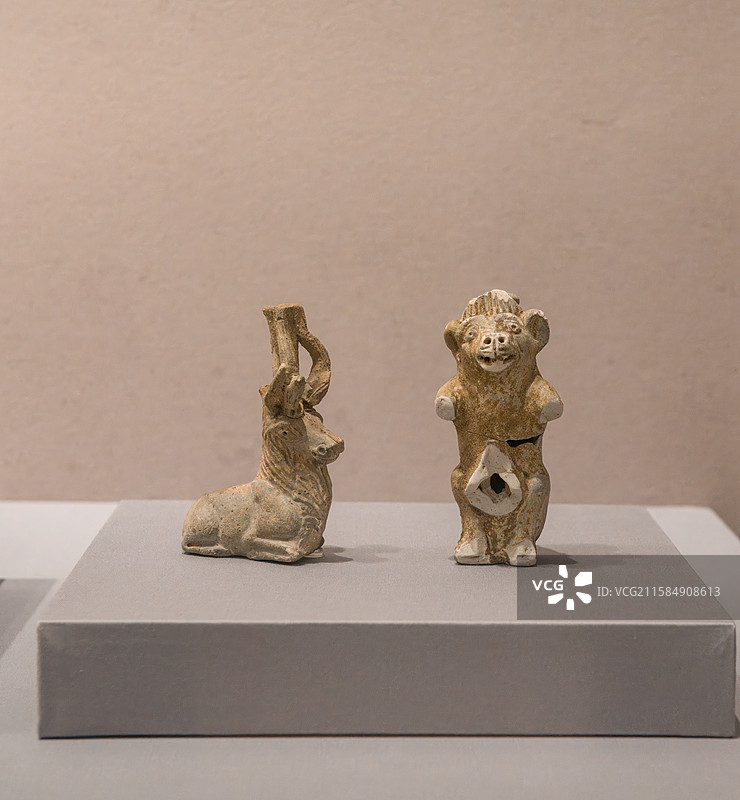 卢森堡1---3世纪陶俑，泥人，动物图片素材