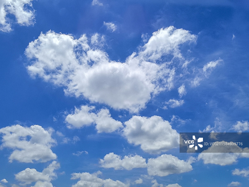 上海天空上的梦幻云景图片素材