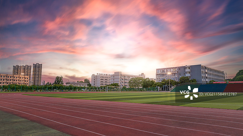 机电校操场上的夕阳图片素材