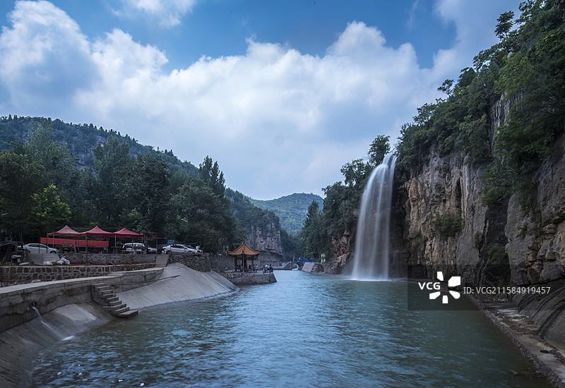 河南省郑州市荥阳市环翠峪风景区瀑布景观图片素材