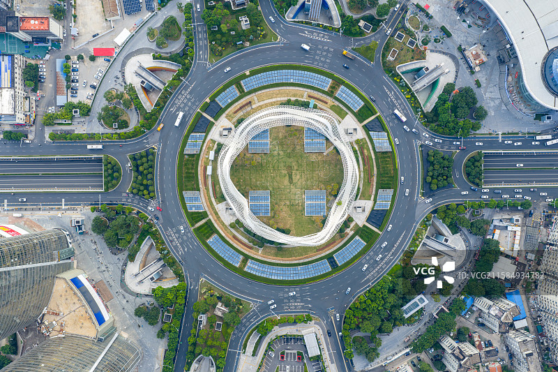 航拍湖北省武汉市光谷广场城市道路交通环岛风光图片素材