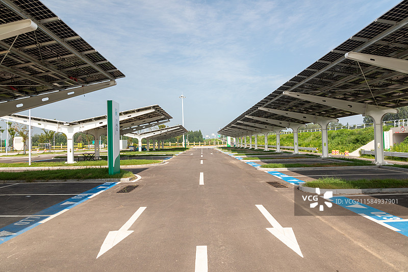 山东省济南市历史地名垛石，济南绕城高速公路垛石服务区充电站图片素材