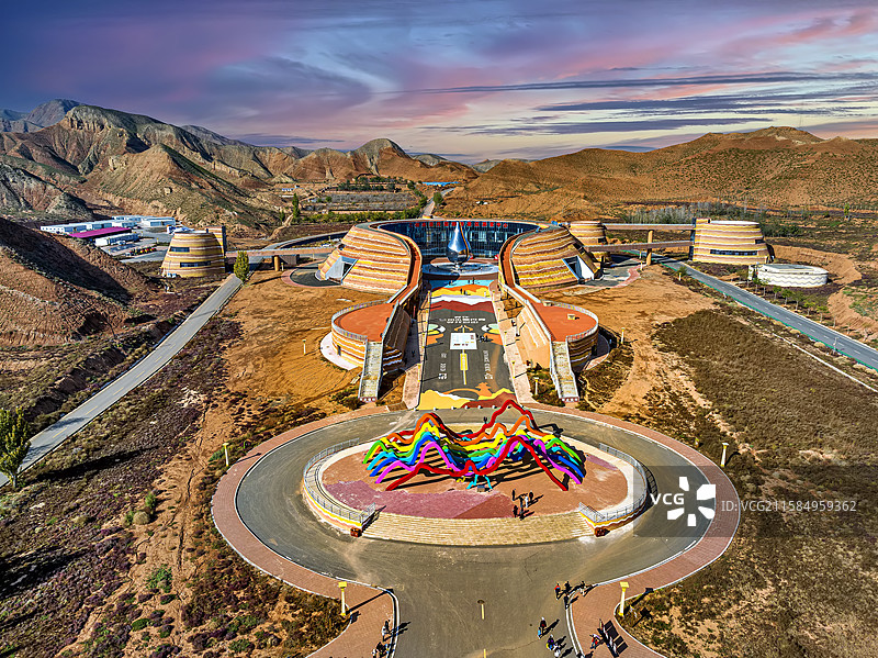 甘肃兰州市永登县树屏镇杏花村水墨丹霞图片素材