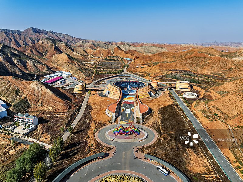 甘肃兰州市永登县树屏镇杏花村水墨丹霞图片素材