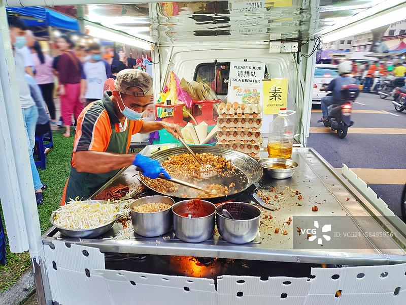 马来西亚东南亚街头小吃炒粿条烟火气图片素材