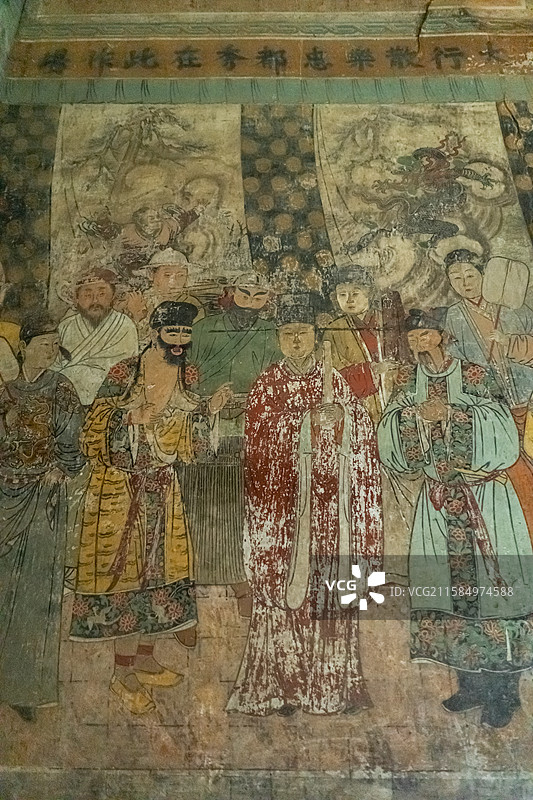 中国山西临汾洪洞县广胜寺下寺旅游景区，水神庙明应王殿内求雨图和龙王降雨图元代壁画，室内人像图像摄影图片素材
