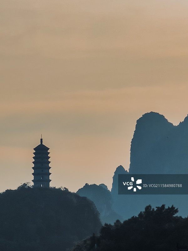桂林塔图片素材