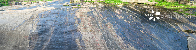 中国非都市风光拍摄主题，山东省泰安市国内著名景点泰山风景区，经石峪的石刻全景图，户外白昼无人图像摄影图片素材