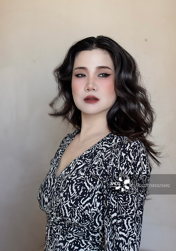 复古巩俐风妆容与造型人像作品图片素材