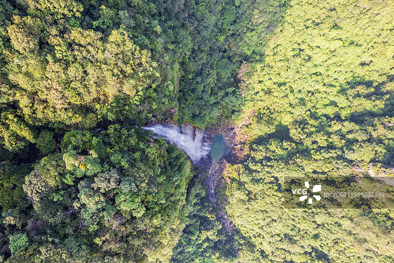 广东石门台国家级自然保护区中崆大峡谷瑶池图片素材