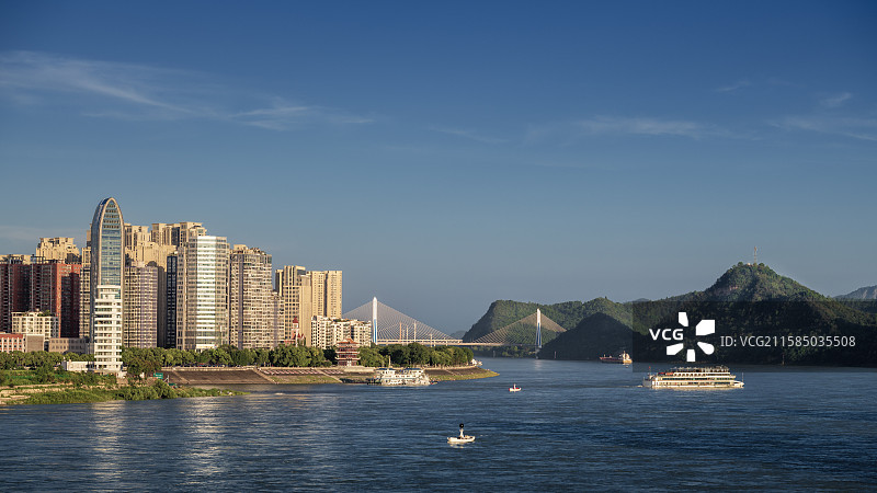 宜昌市位于湖北省西南部,地处长江上游与中游的结合部。图片素材