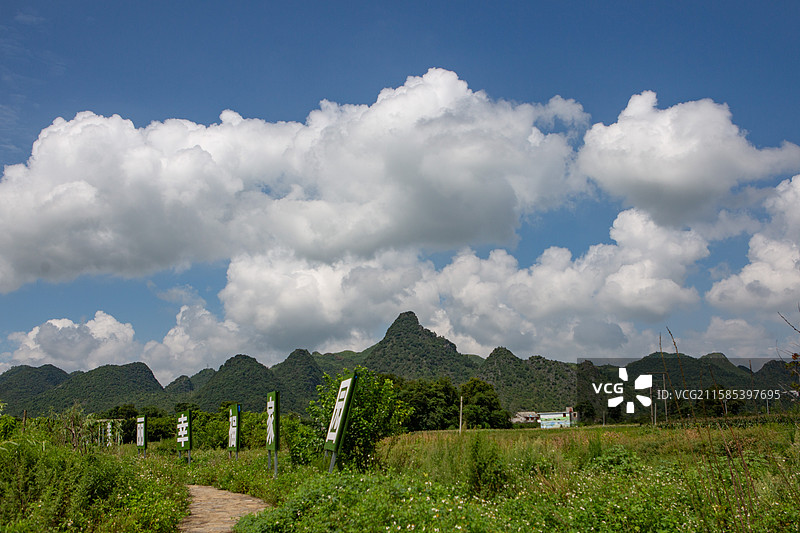 贵州安顺黄果树石头寨子风景如画图片素材