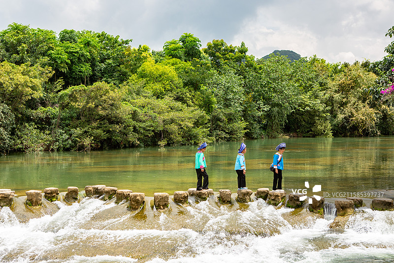 贵州安顺黄果树石头寨子风景如画图片素材