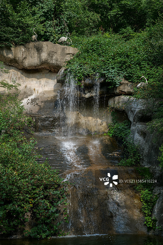 山东济南金象山乐园彩虹谷瀑布图片素材