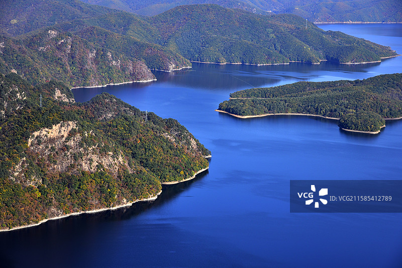 辽宁省本溪市五女山景区秋季远眺桓龙湖秋景图片素材