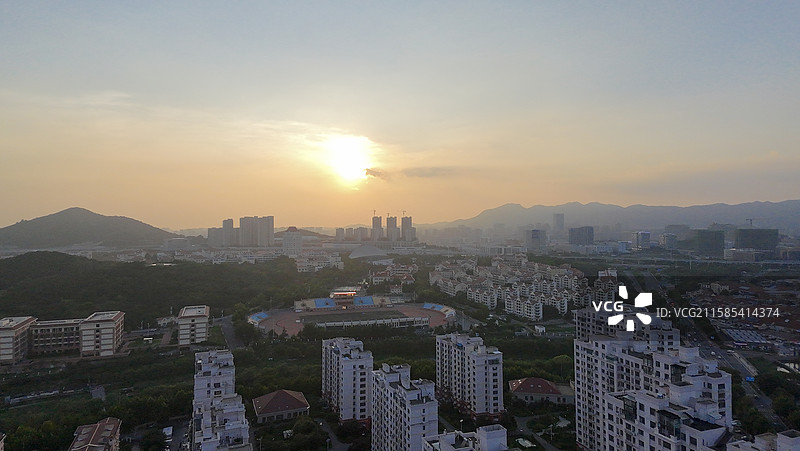 青岛海大崂山校区东海苑附近的傍晚风景图片素材
