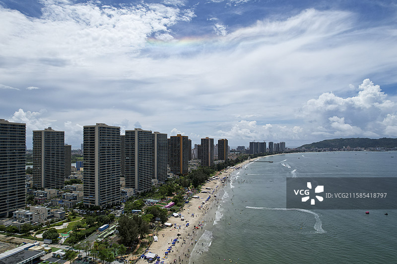 海边七彩祥云图片素材