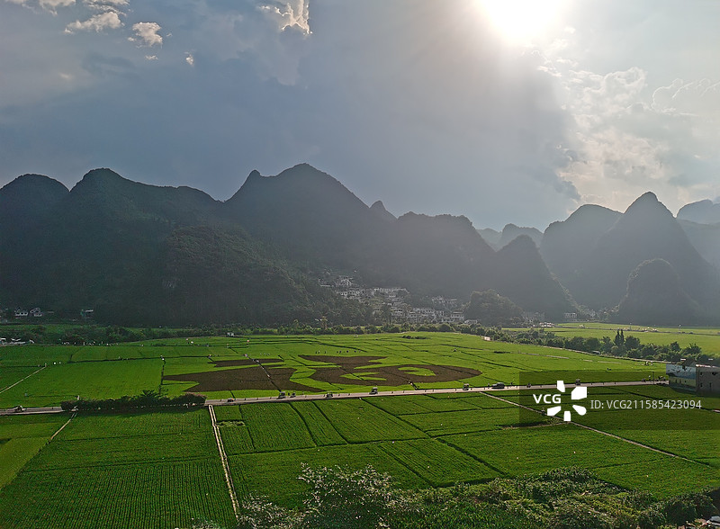 贵州万峰林福字田图片素材