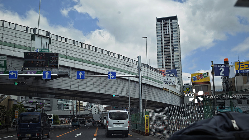 大阪心斋桥是大阪著名商业购物区，以心斋桥筋商店街为中心，汇聚众多店铺，美食丰富，氛围繁华图片素材