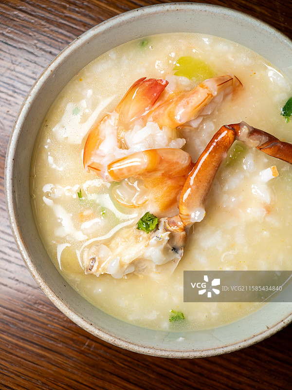 广东潮汕地区特色美食海鲜砂锅粥图片素材